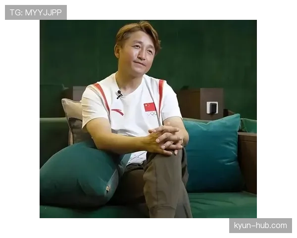 邹市明凌晨像苦行僧，午后像有钱人，这反差笑死我